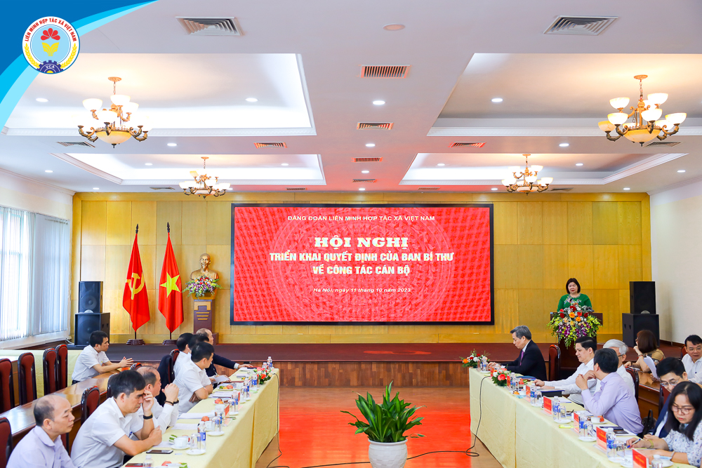 Đồng chí Cao Xuân Thu Vân giữ chức Bí thư Đảng đoàn Liên minh Hợp tác xã Việt Nam